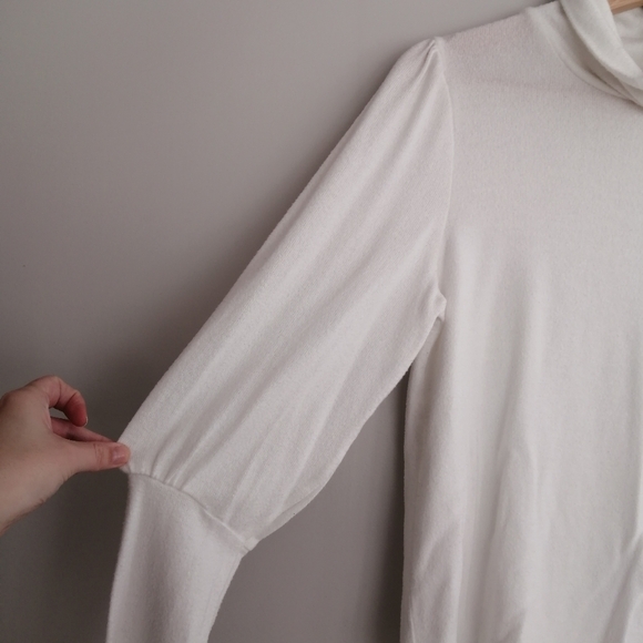 By Anthropologie Puff Sleeve Turtleneck Long Sleeve Sweater in Ivory Small - Picture 8 of 16